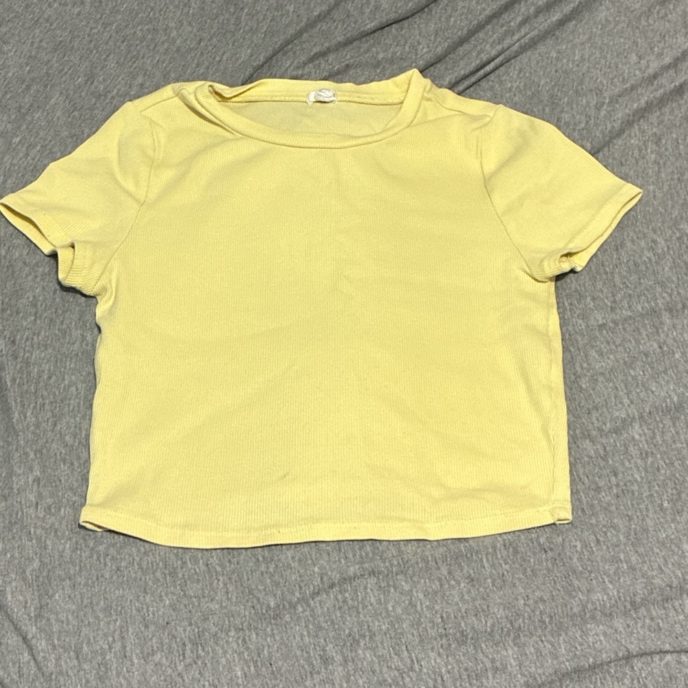 Garage Light Yellow Short Sleeve Tee